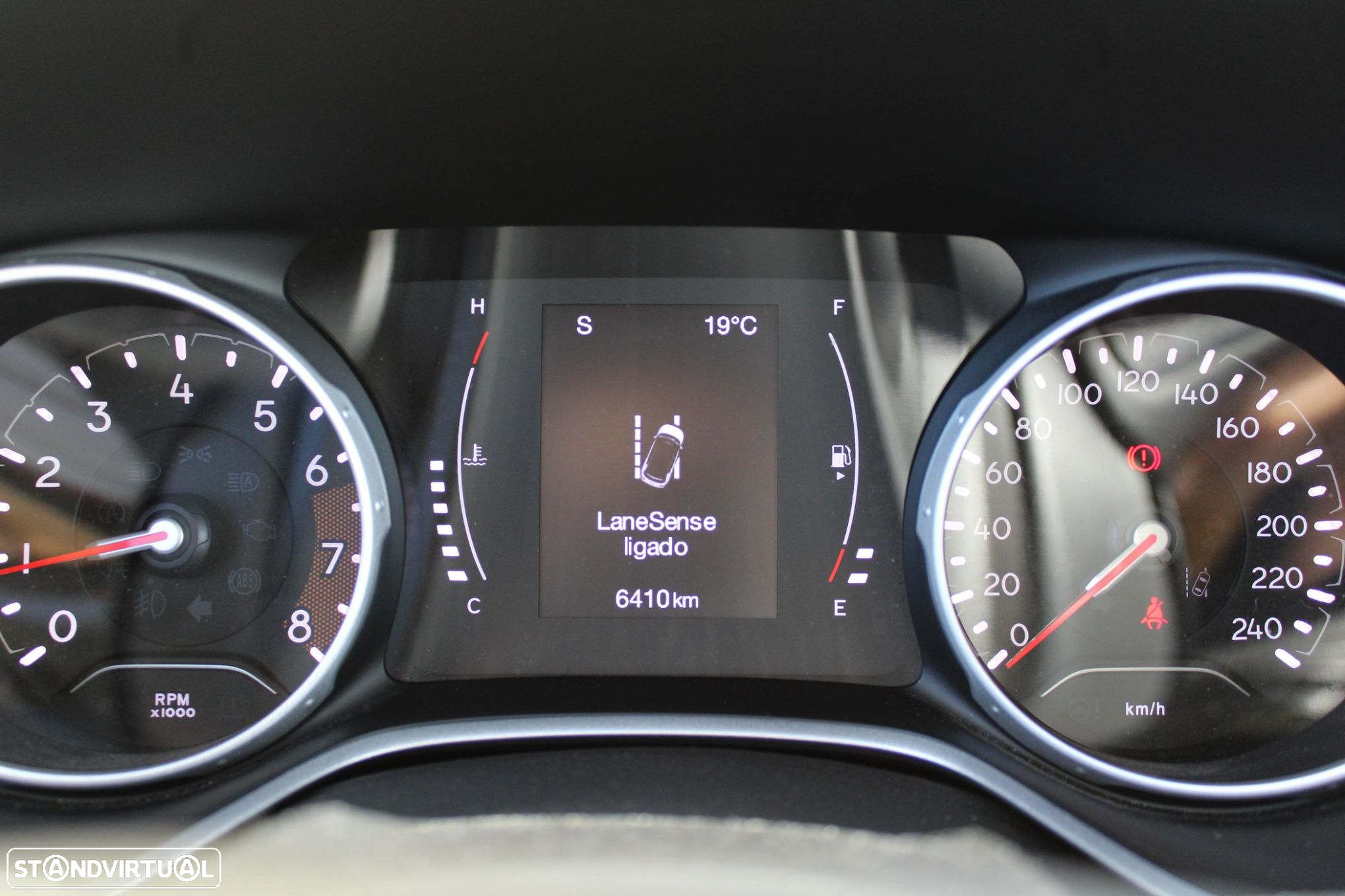 Jeep Compass 1.3 T Sport - 38