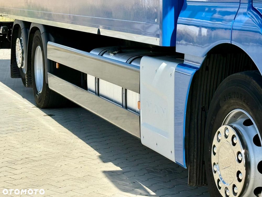 MAN TGX 26.420 / KONTENER / WINDA / 8.5 M DŁUGOŚCI / 21 EUROPALET / 6x2 / 3 OŚ PODNOSZONA I SKRĘTNA / ŁADOWNOŚĆ 14 415 KG / 2018 ROK / Z NIEMIEC - 17