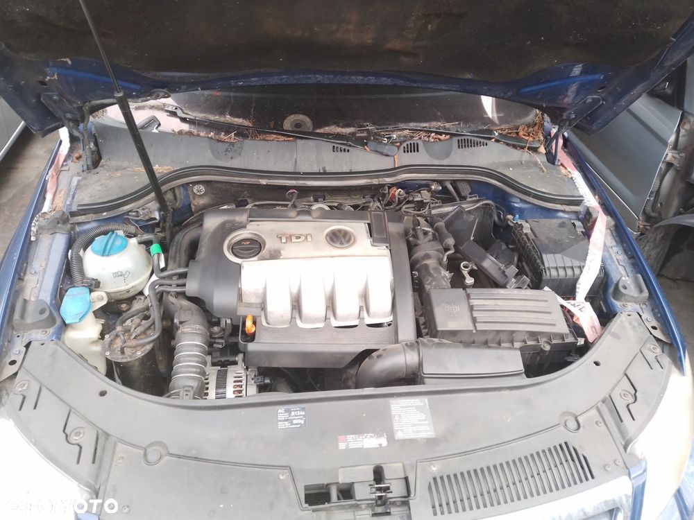 VW PASSAT B6 KOMBI 2.0 TDI BMP 05-09r - KLAPA BAGAŻNIKA  LC5E - 16