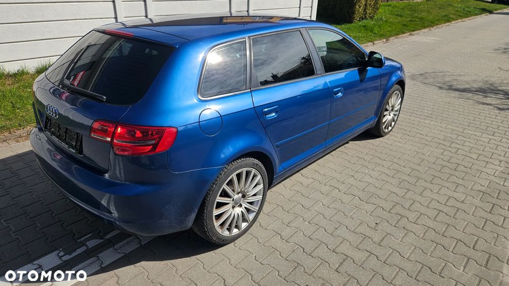 Audi A3 Sportback - 2