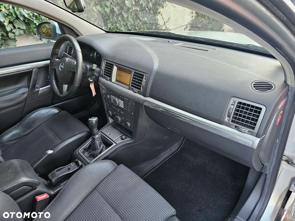 Opel Vectra 2.2 GTS - 13