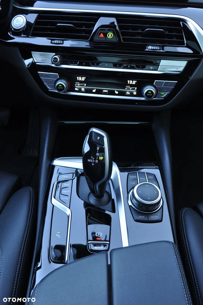BMW Seria 5 520d xDrive Sport Line sport - 22