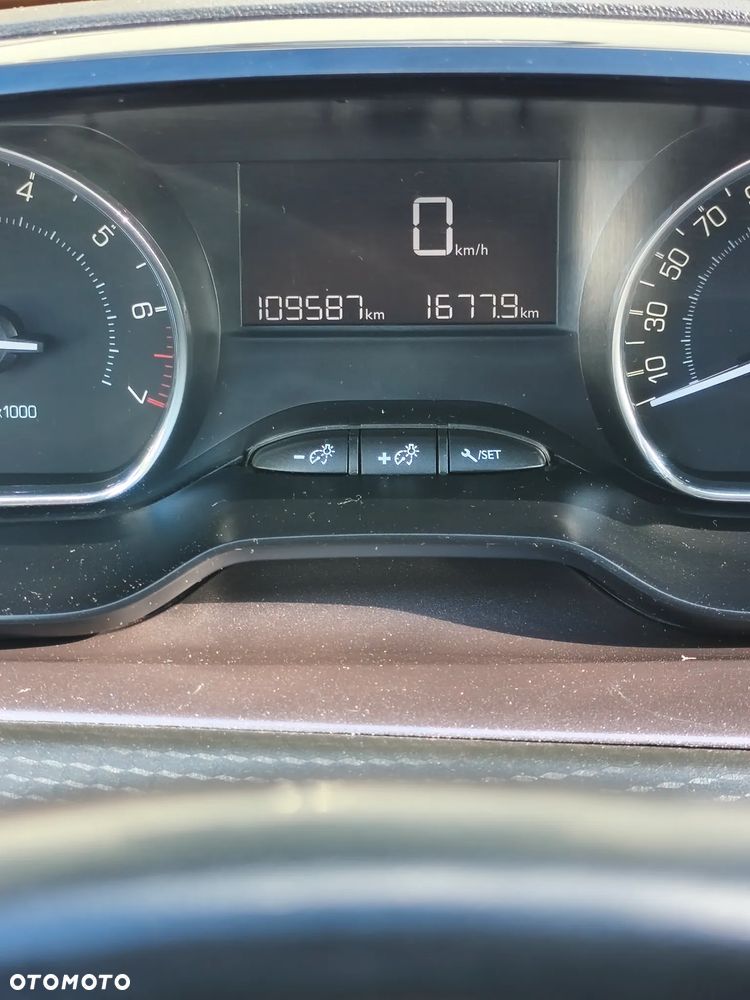Peugeot 2008 PureTech 82 Active - 19