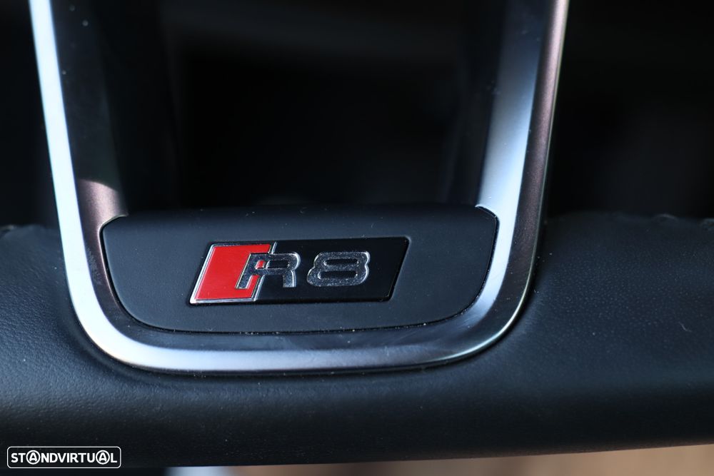 Audi R8 Coupé 5.2 FSI V10 S tronic - 11