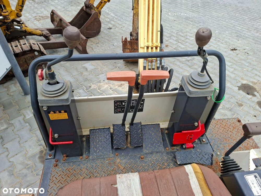 Yanmar B-22 - 14