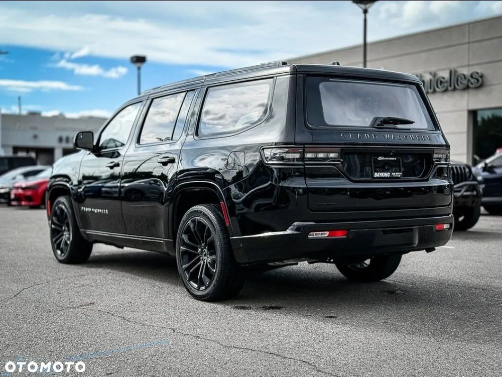 Jeep Wagoneer - 6