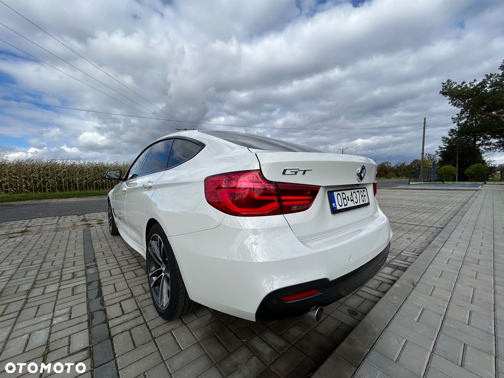 BMW Seria 3 318d M Sport - 10