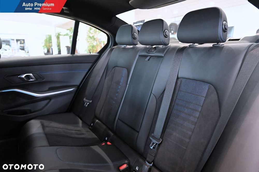 BMW Seria 3 318i - 15
