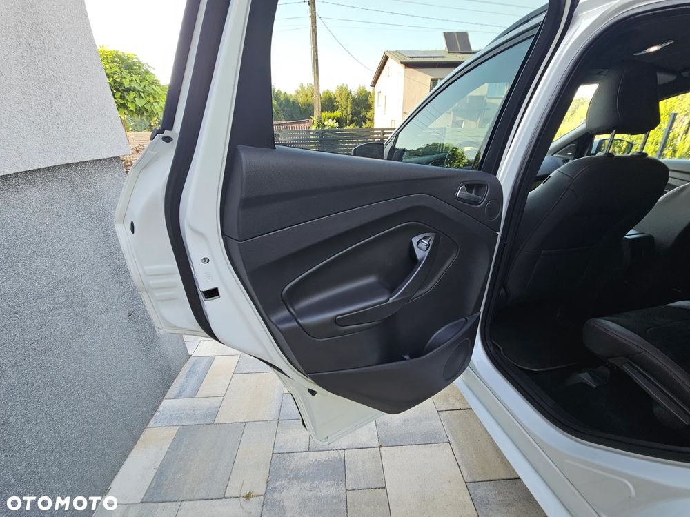 Ford Kuga 1.5 EcoBoost 2x4 ST-Line - 21