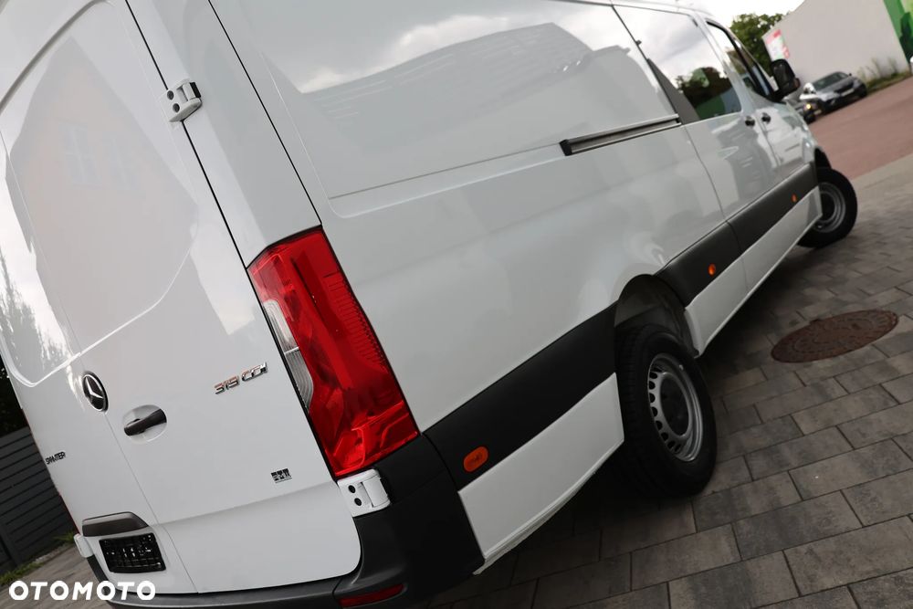 Mercedes-Benz Sprinter - 10