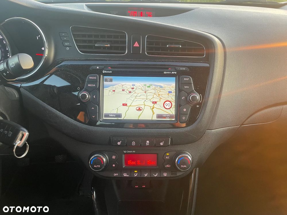 Kia Ceed 1.6 CRDi 128 ISG Dream-Team Edition - 11