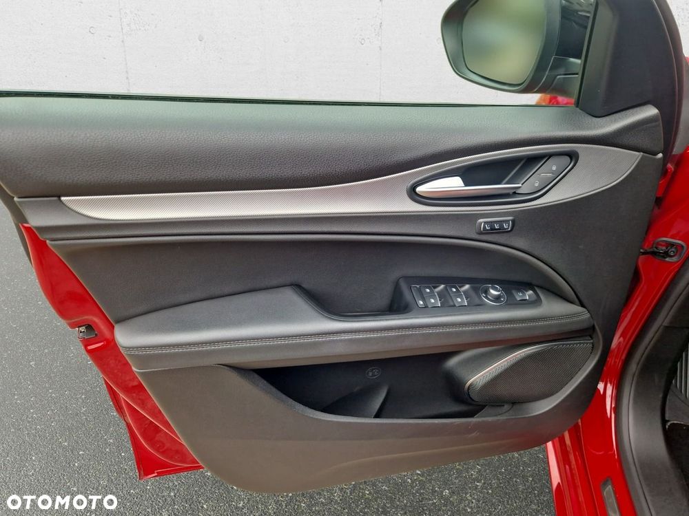 Alfa Romeo Stelvio - 10