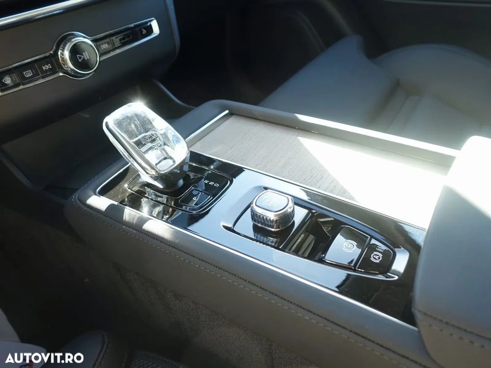Volvo XC 90 T8 AWD Plus Dark - 11