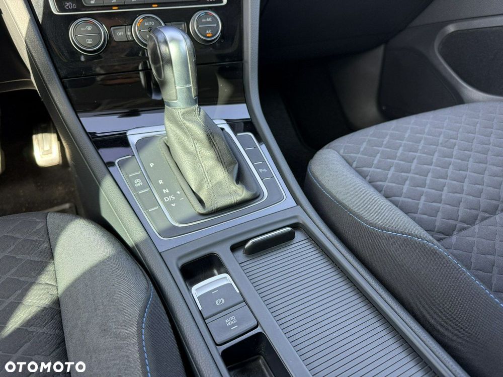 Volkswagen Golf Variant 1.6 TDI SCR DSG Join - 28