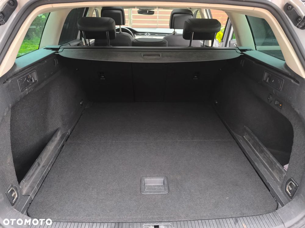 Volkswagen Passat 2.0 TDI SCR Highline - 25