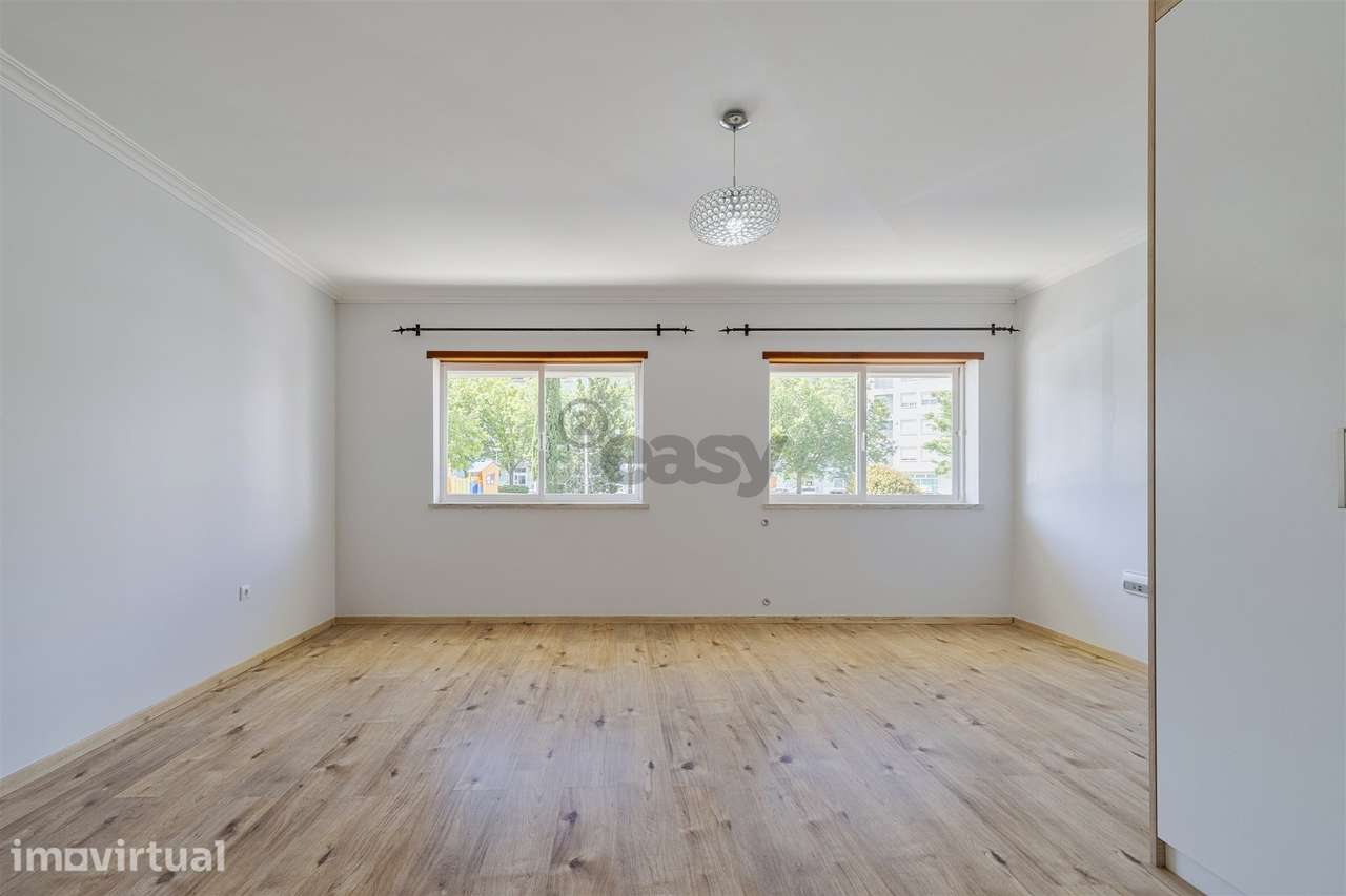 Apartamento T3 renovado, rés chão alto - Grande imagem: 2/25
