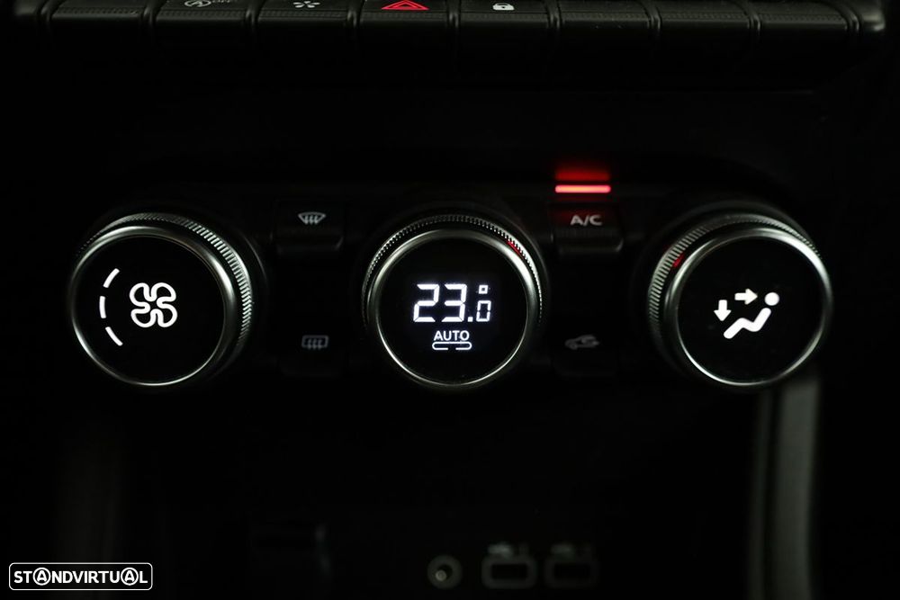 Renault Captur 1.0 TCe Techno Bi-Fuel - 12