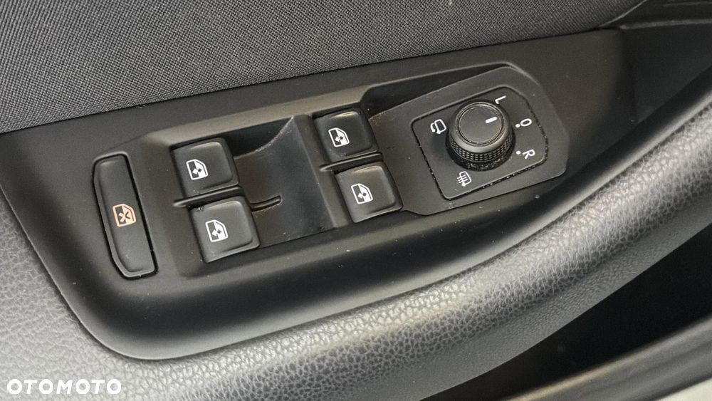 Volkswagen Passat 2.0 TDI EVO Business - 29