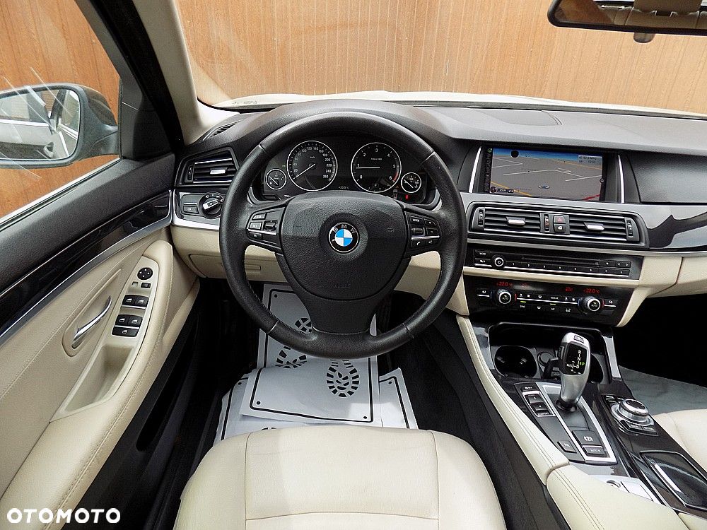 BMW Seria 5 518d - 15