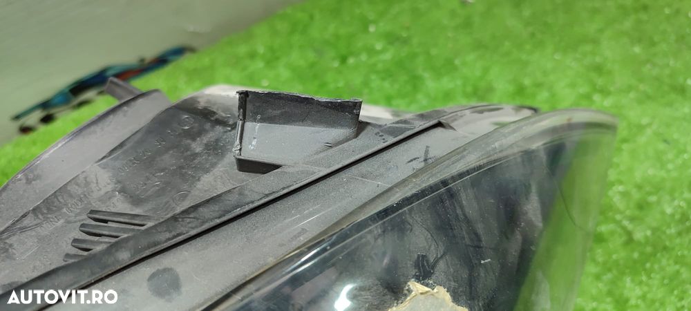 FAR DREAPTA HALOGEN RENAULT MEGANE 3 / COD OEM 260103187R / 0301244204 2008-2013 (4E2) - 6