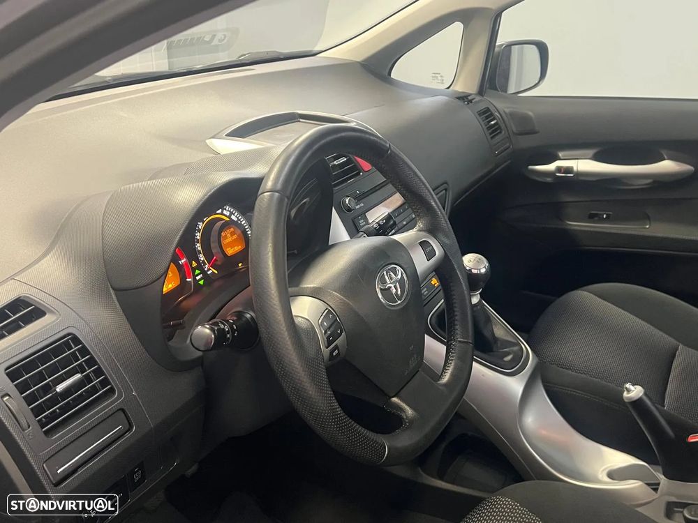 Toyota Auris 1.4 VVT-i AC - 13