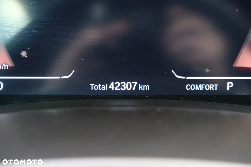 BMW X6 xDrive30d mHEV - 17