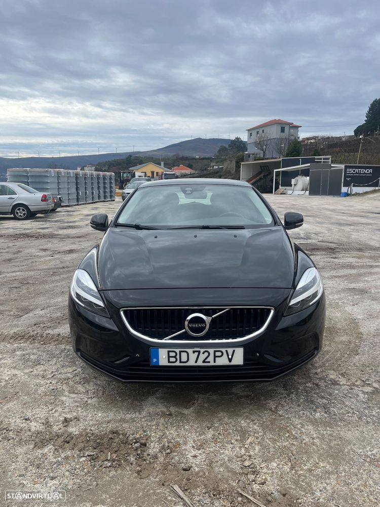 Volvo V40 D2 Momentum - 1