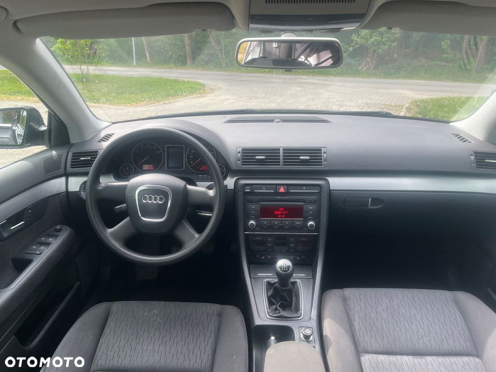 Audi A4 Limousine - 10