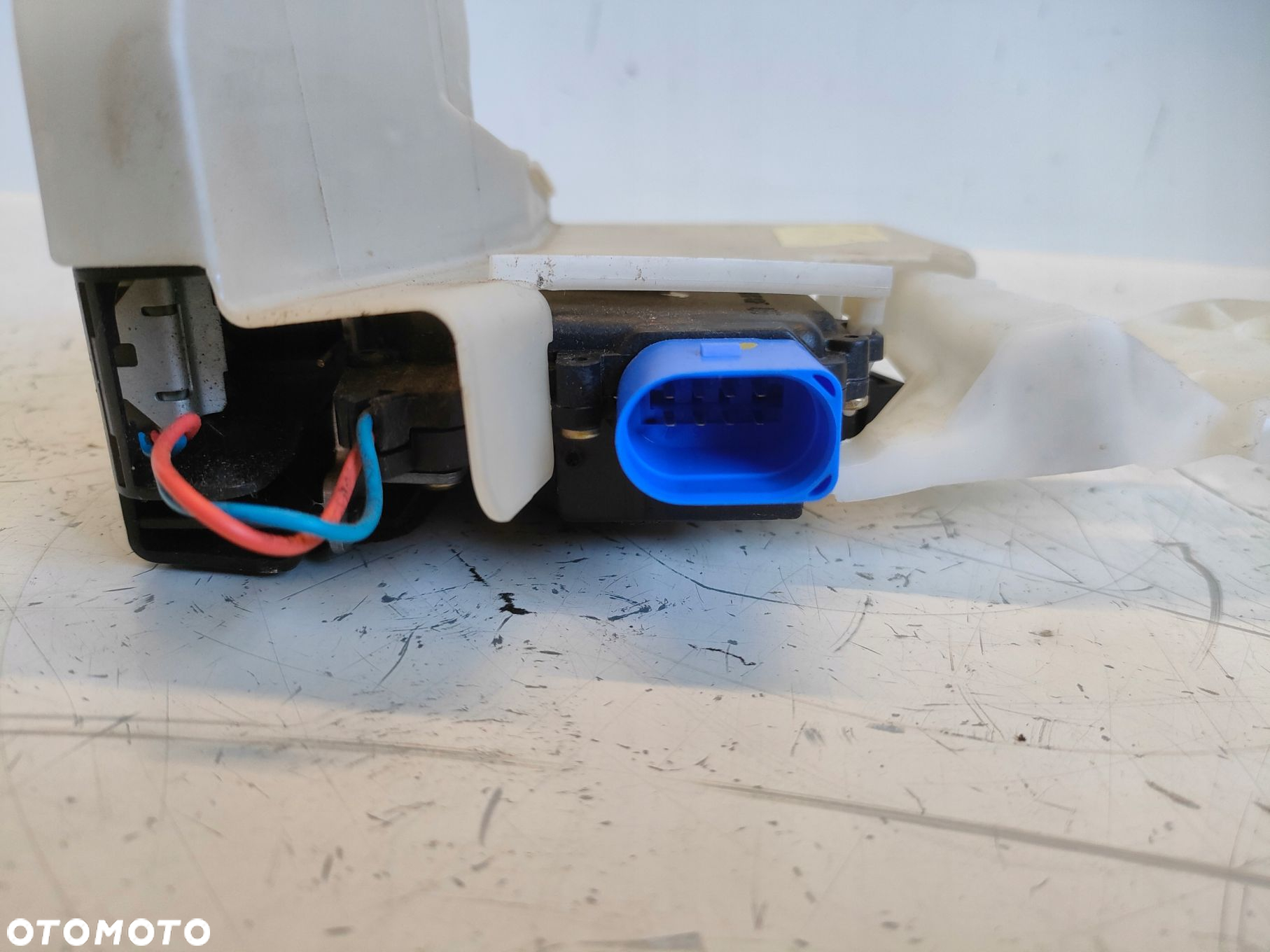 POLO IV 9N LIFT 5D ZAMEK PRAWY PRZÓD 8-PIN - 5