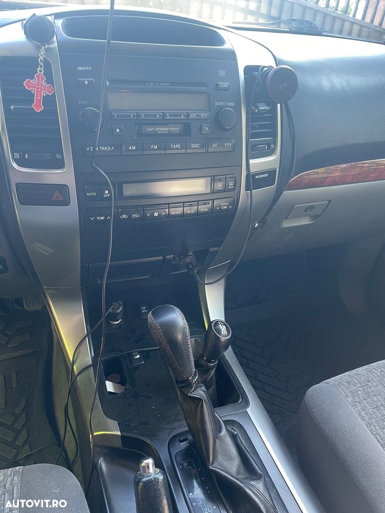 Toyota Land Cruiser - 6