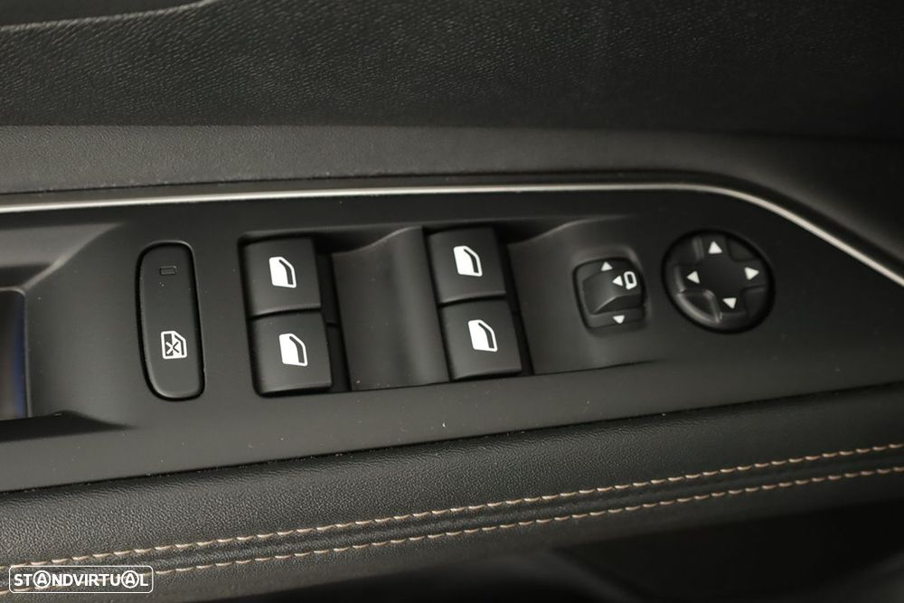 Peugeot 3008 1.2 Hybrid GT e-DCS6 - 21