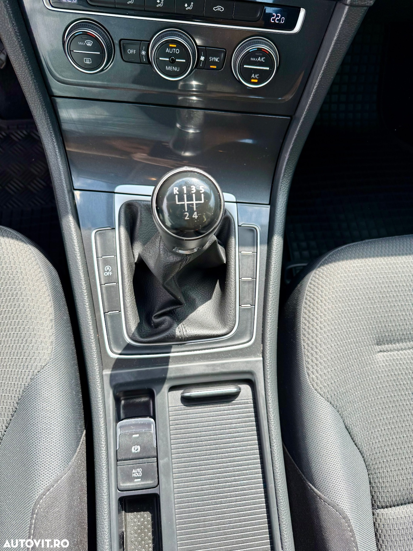 Volkswagen Golf 1.6 TDI Comfortline - 17