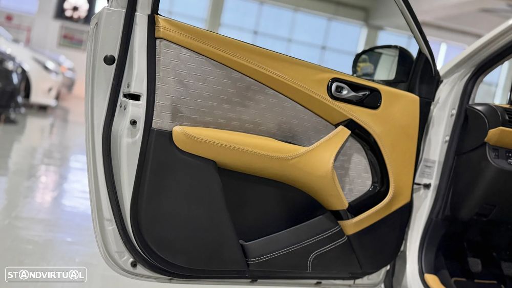 Aston Martin Cygnet 1.3 - 21