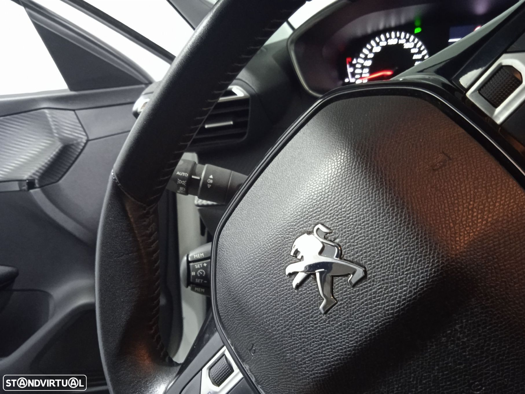 Peugeot 208 1.2 PureTech Active - 29