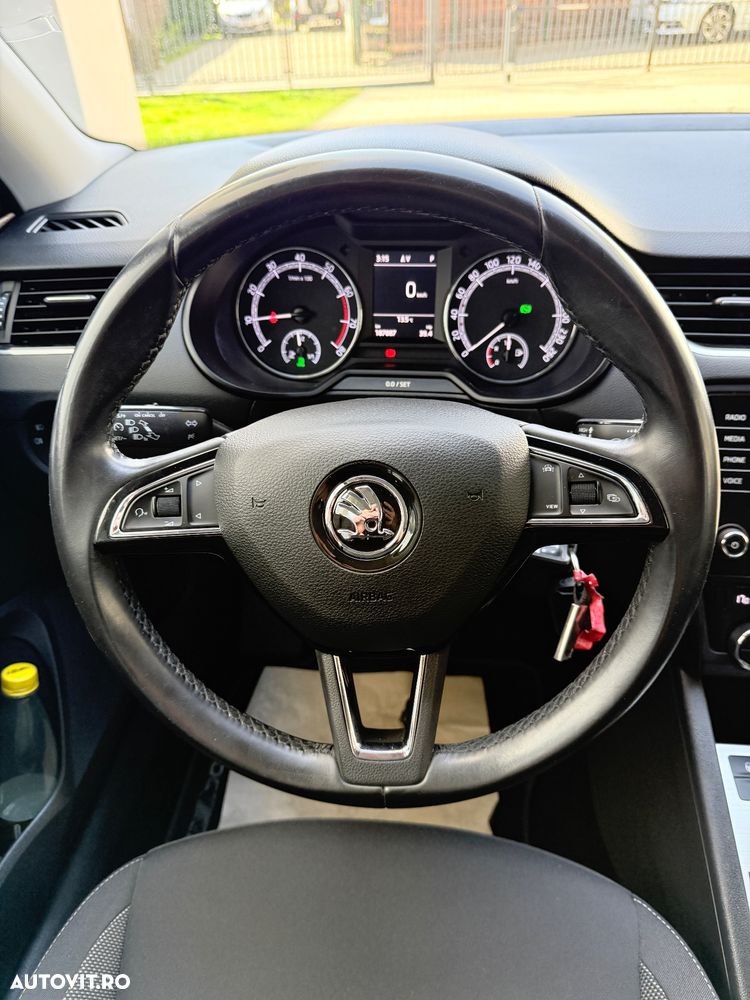 Skoda Octavia 1.5 TSI G-TEC DSG Style - 6