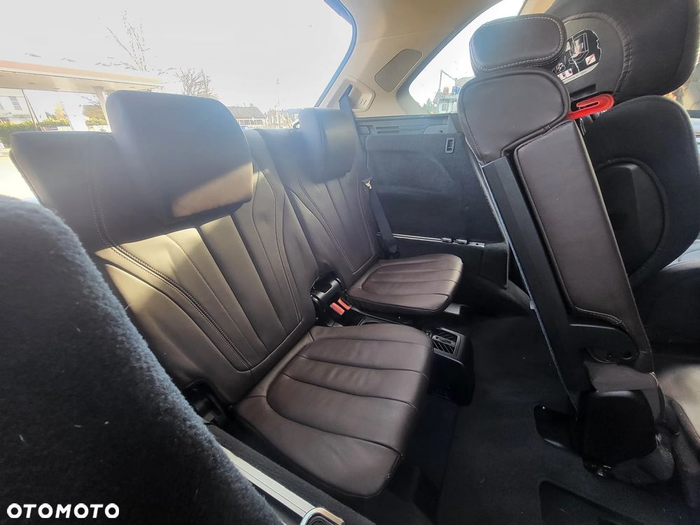 BMW X5 xDrive35i - 12