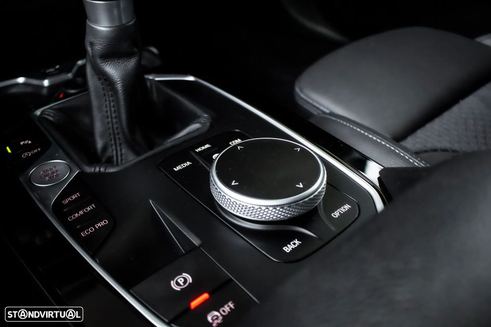 BMW 116 d Pack M - 22