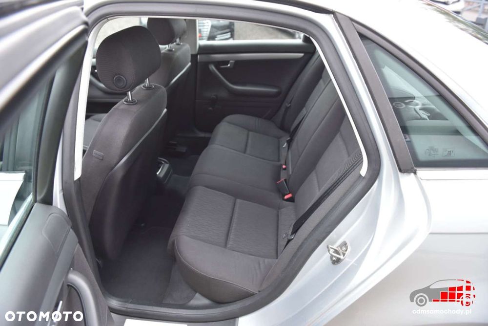 Audi A4 Limousine - 14