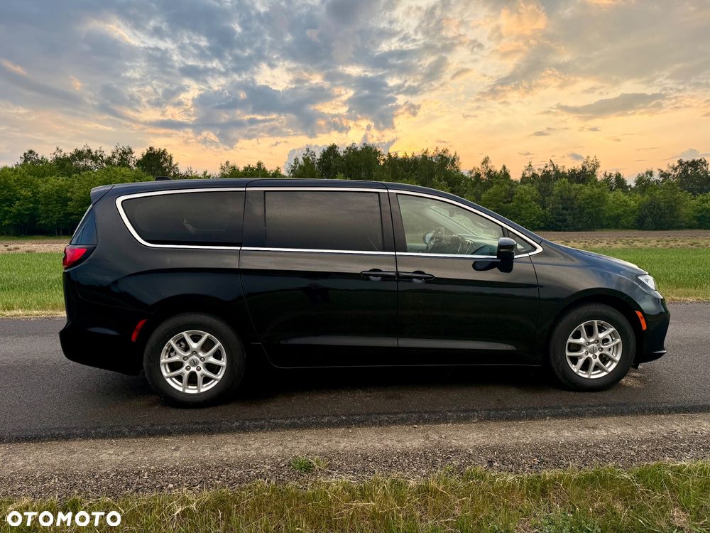 Chrysler Pacifica - 13
