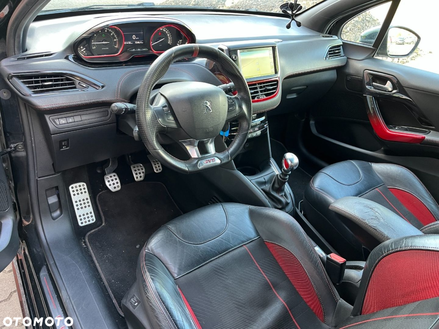 Peugeot 208 GTI 200 THP - 8