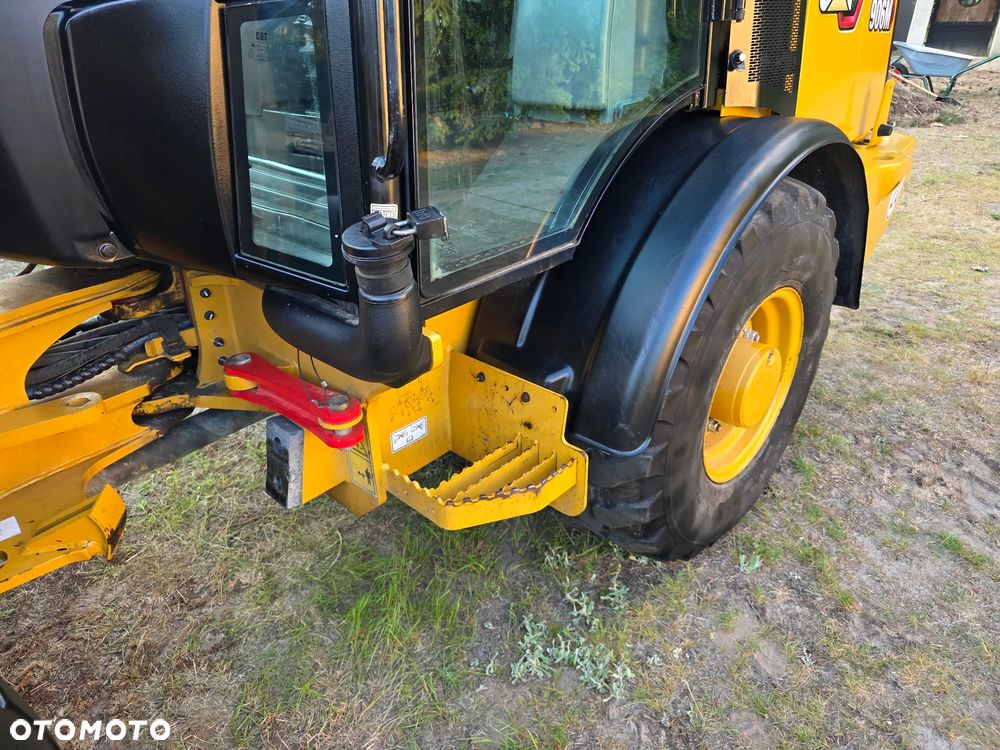 Caterpillar CAT 906 - 19