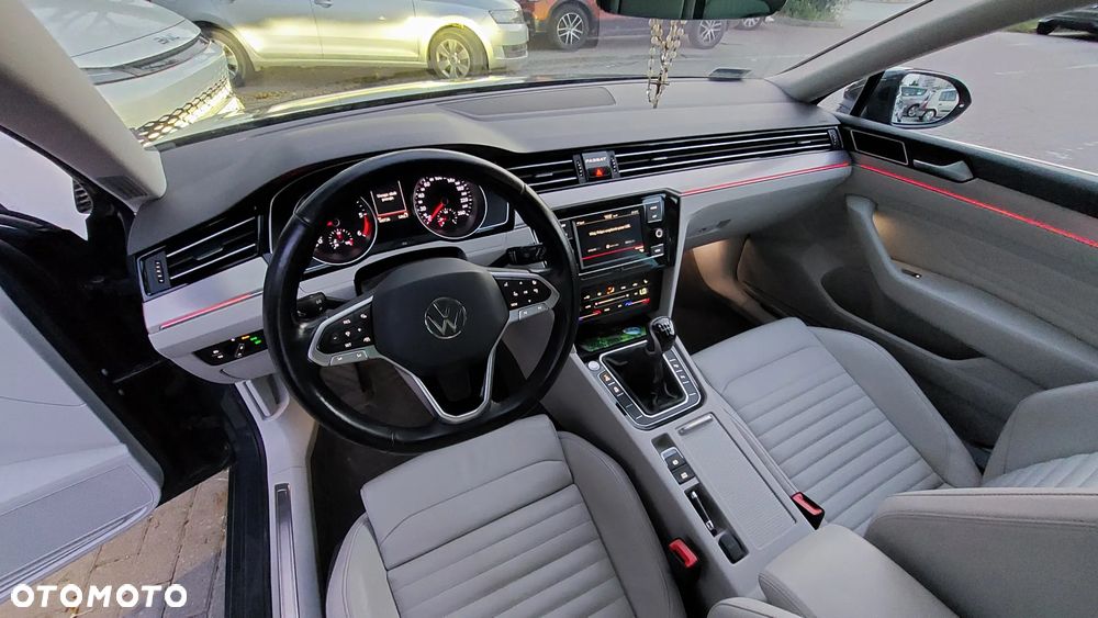 Volkswagen Passat 2.0 TDI EVO Elegance - 22