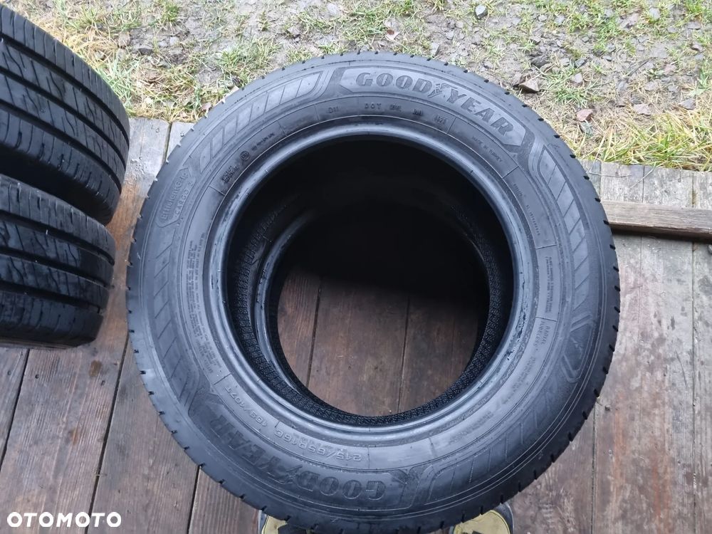 Opony Goodyear EfficientGrip Cargo 2 215/65R16c 109T 2023r.4x8mm super stan - 10