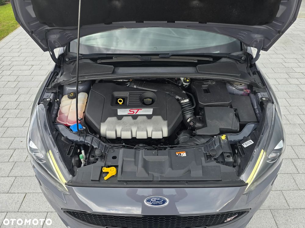 Ford Focus 2.0 EcoBoost ST-2 - 28