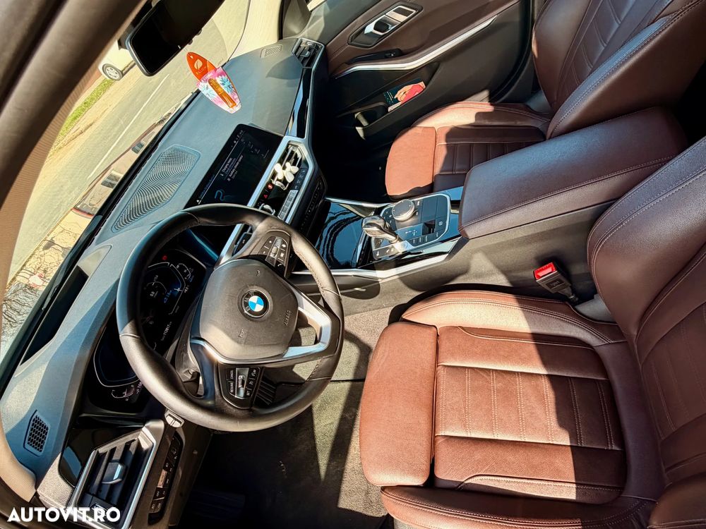 BMW Seria 3 330e Aut. Sport Line - 11