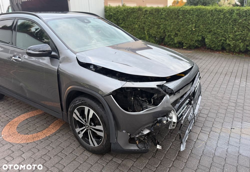 Mercedes-Benz GLA 200 d 4Matic 8G-DCT Progressive - 29