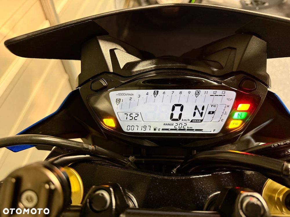 Suzuki GSX - 11