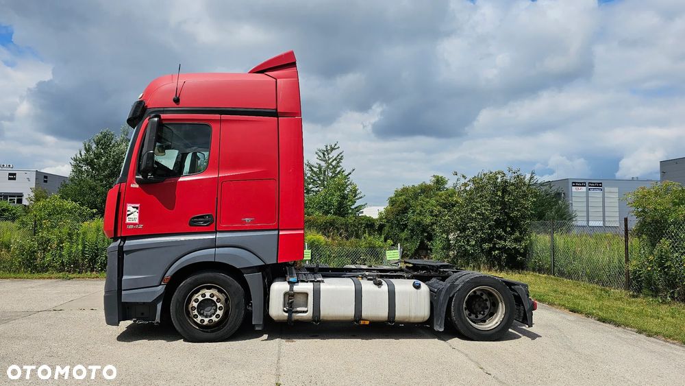 Mercedes-Benz Actros - 5