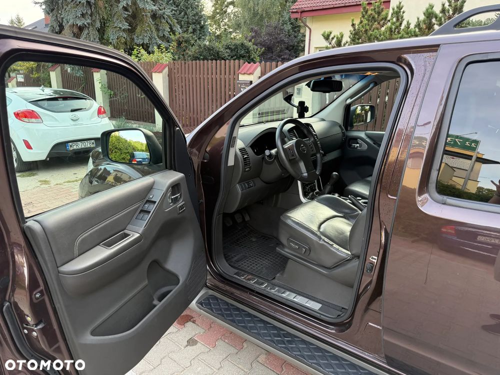 Nissan Pathfinder - 16
