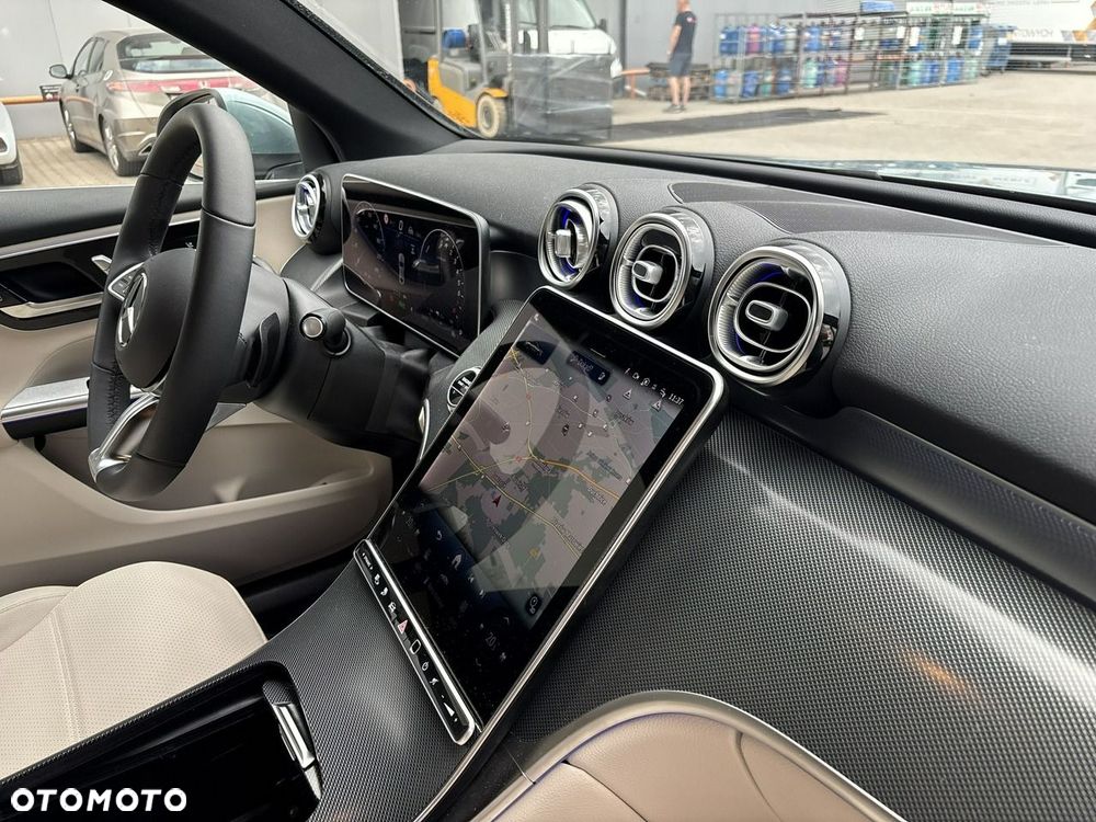 Mercedes-Benz GLC - 21